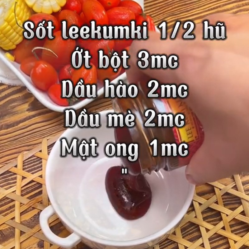 Bước 2 Làm nước sốt ướp mực Mực nướng muối ớt (Công thức được chia sẻ từ TikTok Vào Bếp cùng Cách Nấu Ngon)