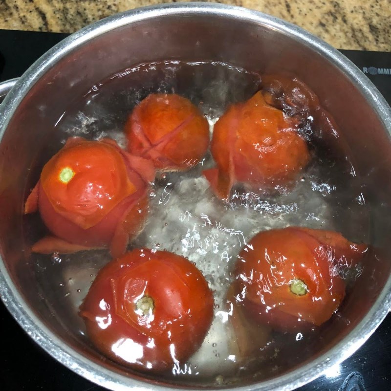 Bước 2 Làm phần sốt cà chua Bánh mì chảo thập cẩm