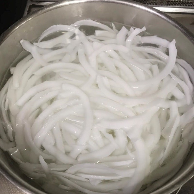 Bước 2 Làm sạch cơm dừa Mứt dừa sữa (công thức được chia sẻ từ người dùng)