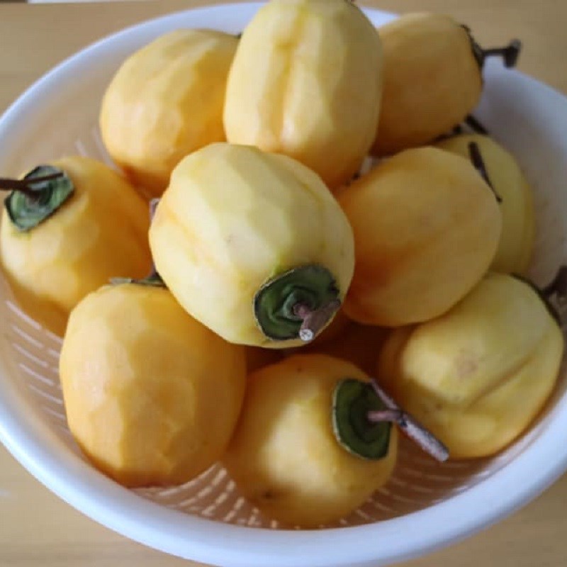 Bước 1 Sơ chế hồng Hồng treo gió