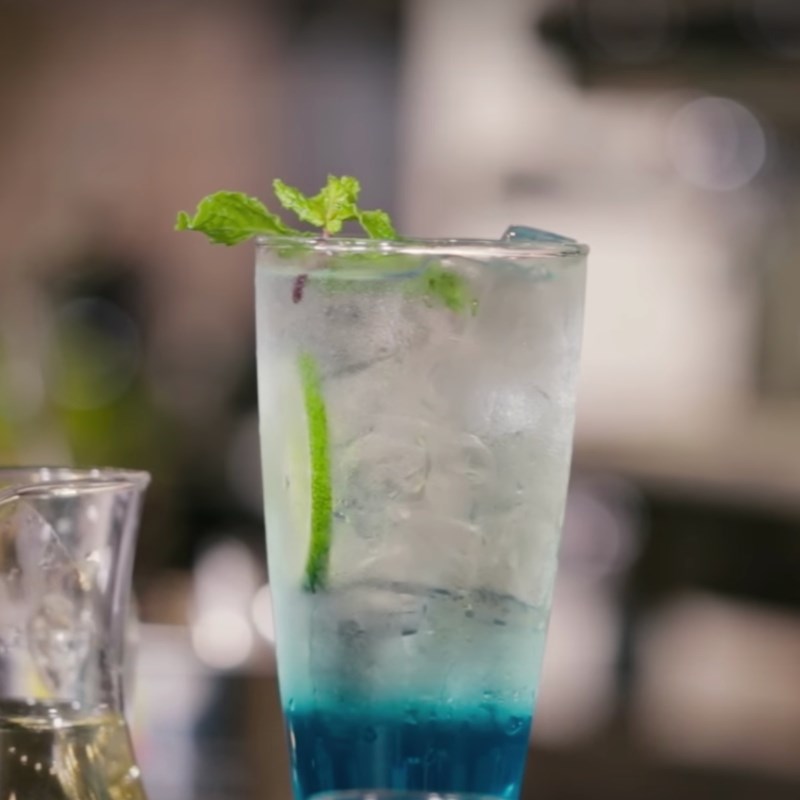 Bước 2 Làm soda Blue Ocean Soda Blue Ocean