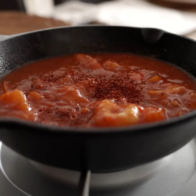 Bước 4 Làm sốt cà chua Mì udon xào trứng cà chua