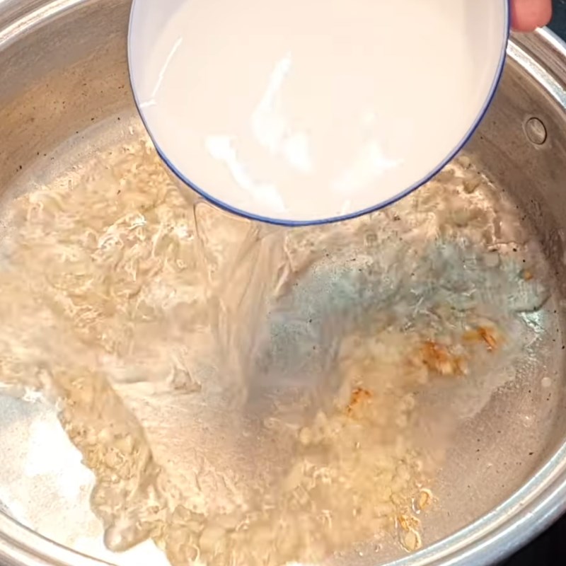 Bước 2 Làm sốt kho Cà tím kho quẹt chay