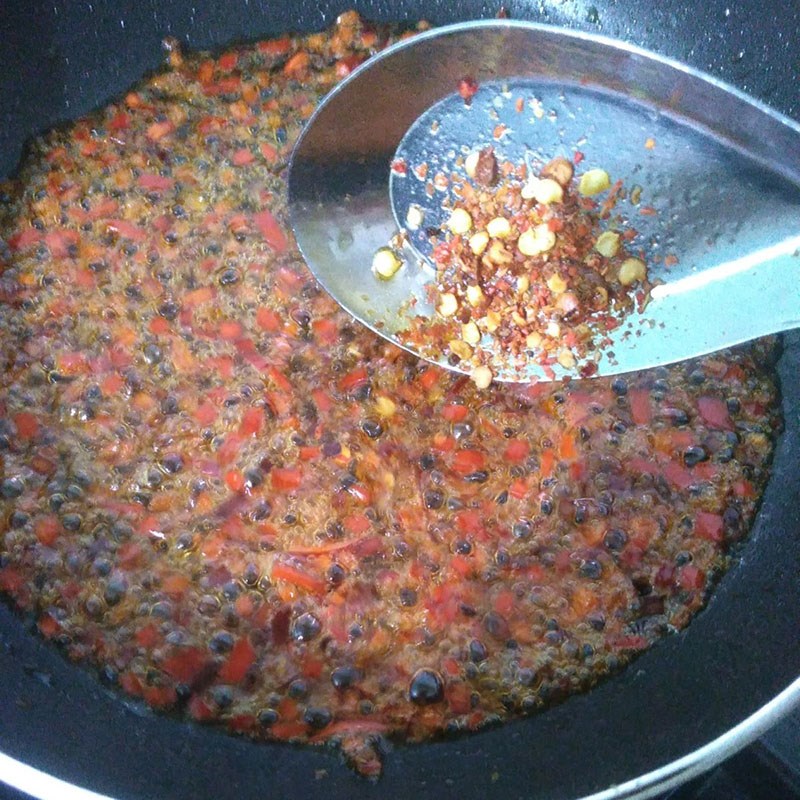 Bước 2 Làm sốt ớt Đậu hũ hấp rau răm