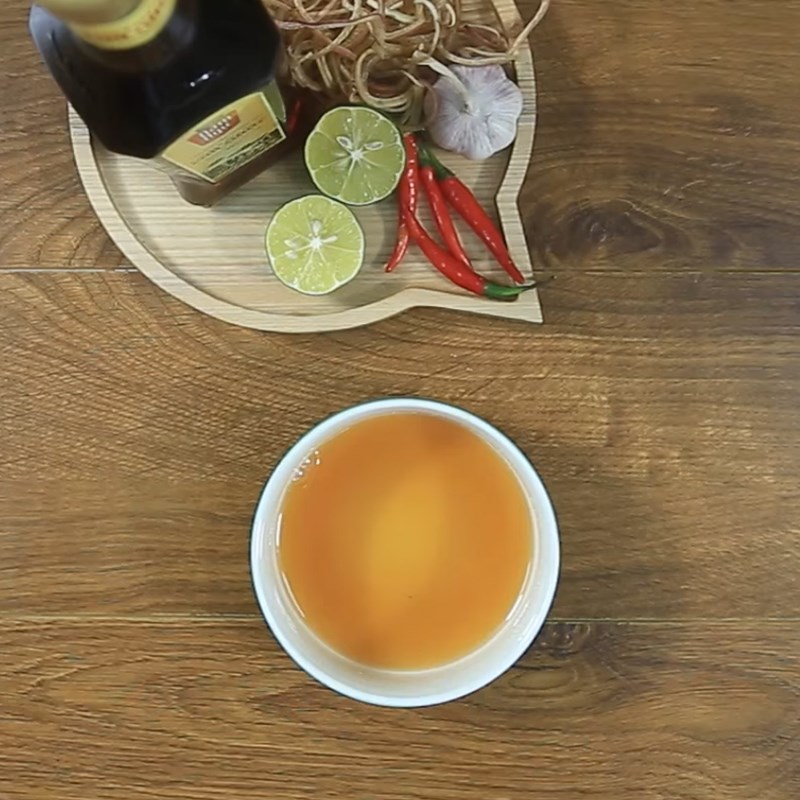 Bước 3 Làm sốt trộn Nộm sứa tai lợn