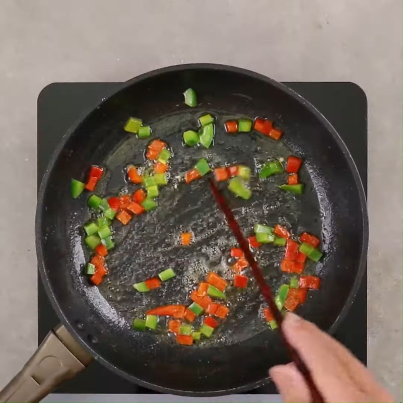 Bước 3 Làm sốt và hoàn thành Cánh gà chiên muối tiêu