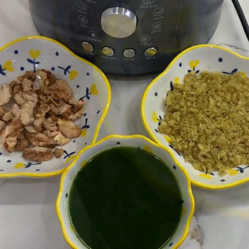 Bước 2 Làm sữa cốm óc chó lá dứa Sữa cốm óc chó lá dứa