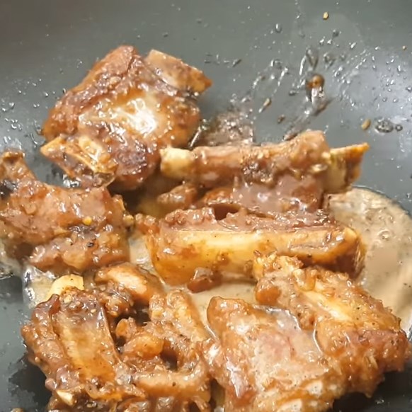 Bước 4 Làm sườn bò sốt tiêu đen Sườn bò sốt tiêu đen