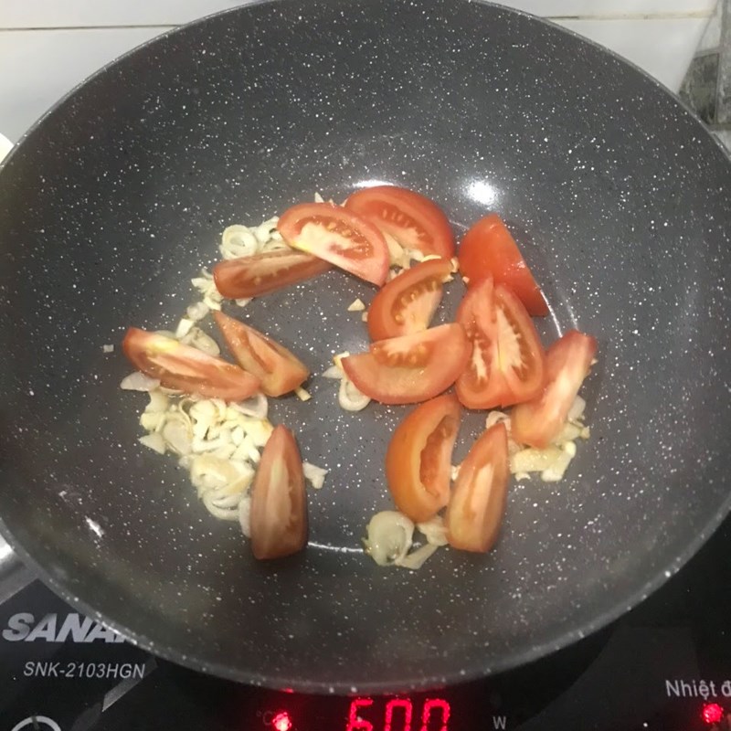 Bước 4 Làm thịt heo xào chua ngọt Thịt heo xào chua ngọt (công thức được chia sẻ từ người dùng)