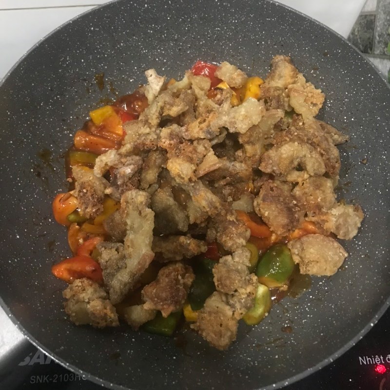 Bước 4 Làm thịt heo xào chua ngọt Thịt heo xào chua ngọt (công thức được chia sẻ từ người dùng)