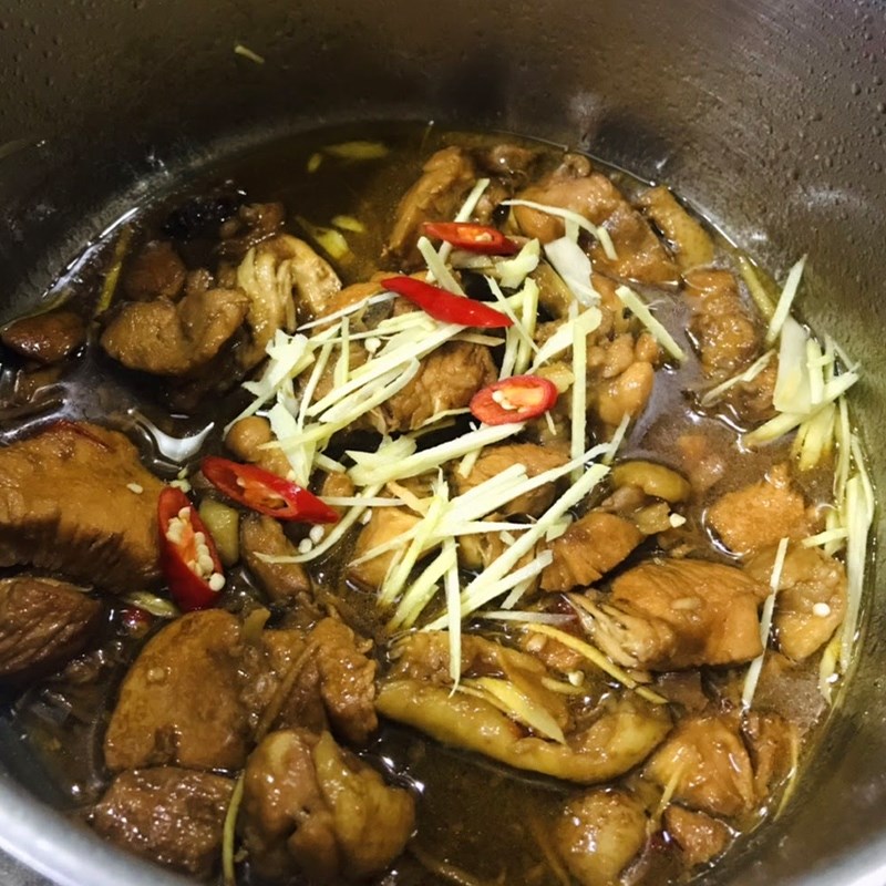 Bước 3 Làm ức gà kho gừng Ức gà kho gừng