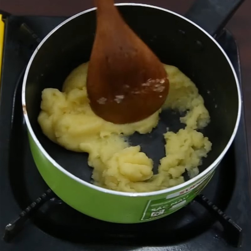 Bước 2 Làm vỏ bánh Bánh su kem