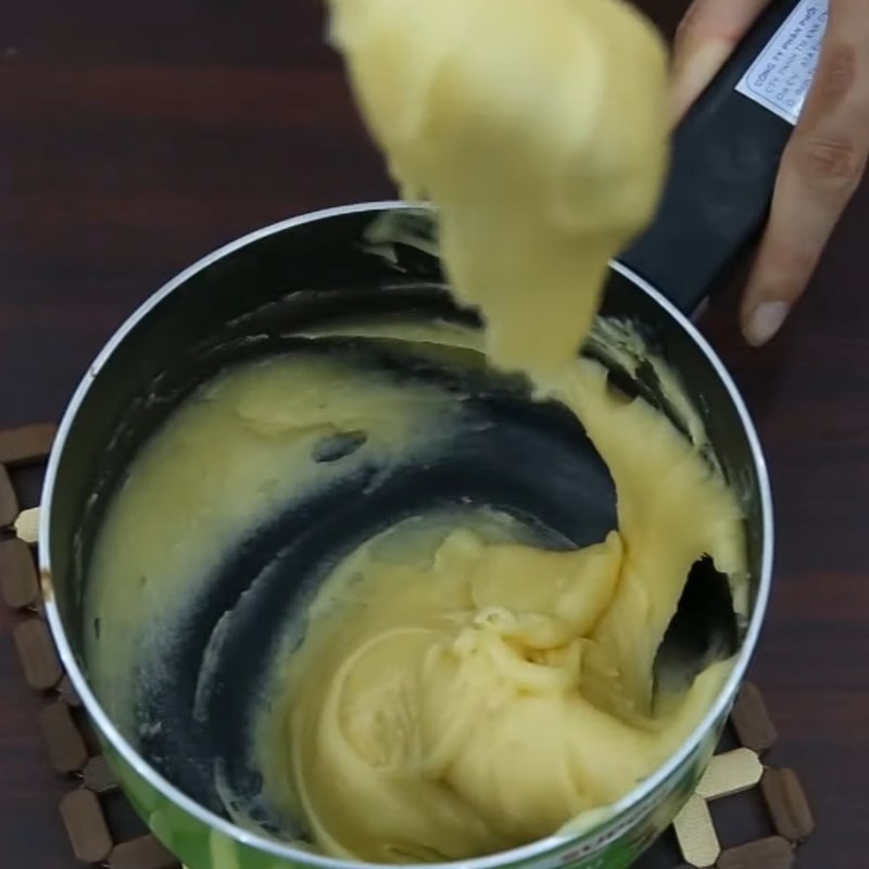 Bước 2 Làm vỏ bánh Bánh su kem