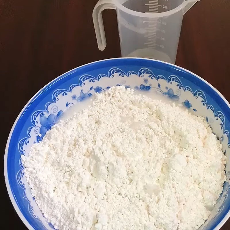 Bước 2 Làm vỏ bánh Bánh trôi chay đậu xanh