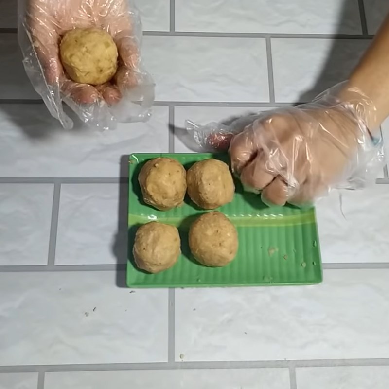 Bước 2 Làm vỏ và nhân Xôi khúc lá dứa