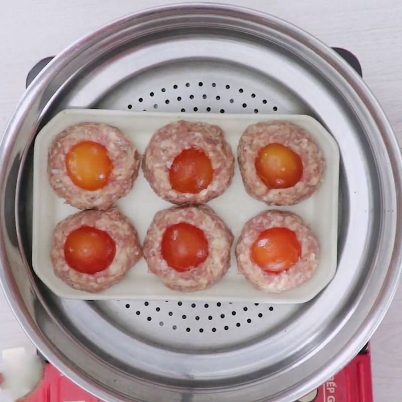 Bước 3 Làm xíu mại Bánh mì xíu mại trứng muối