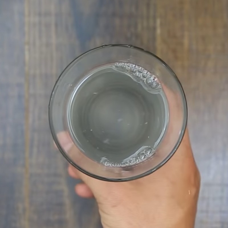 Bước 1 Lấy nước và cái dừa Dừa tắc