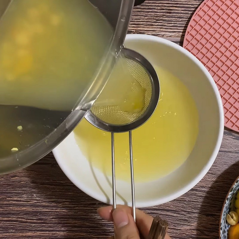 Bước 3 Lọc xác rau củ Nước dashi rau củ