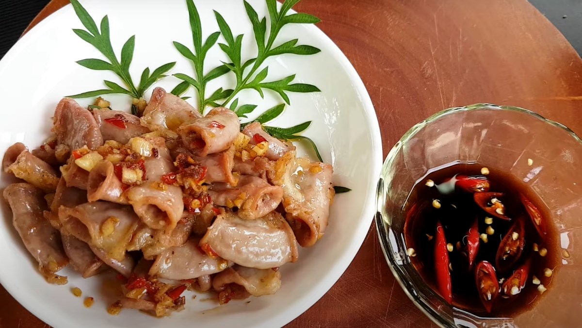 Lòng heo xào tỏi ớt