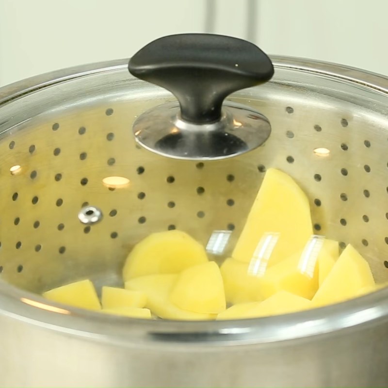 Bước 1 Luộc khoai tây Bánh khoai tây chiên phồng