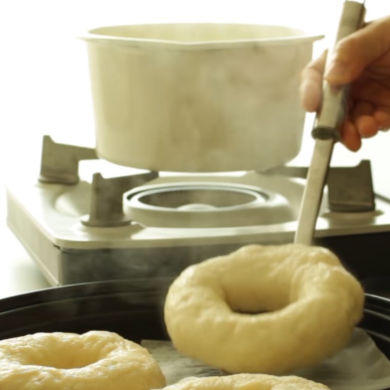 Bước 5 Luộc bánh Bánh mì tròn Bagel nhân khoai tây phô mai