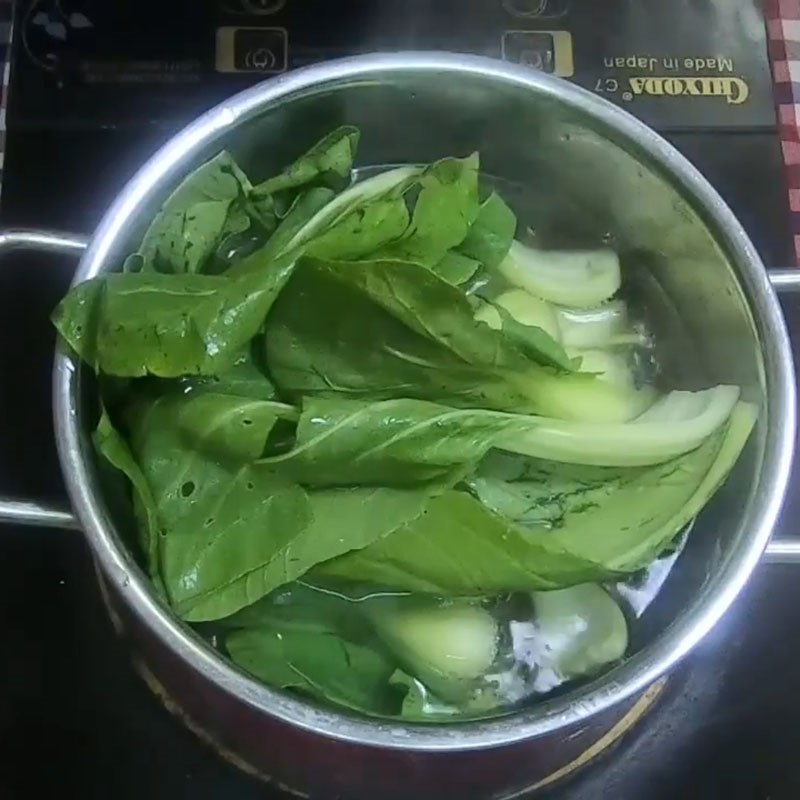 Bước 3 Luộc cải thìa Thịt bò xào nấm hương (nấm đông cô)