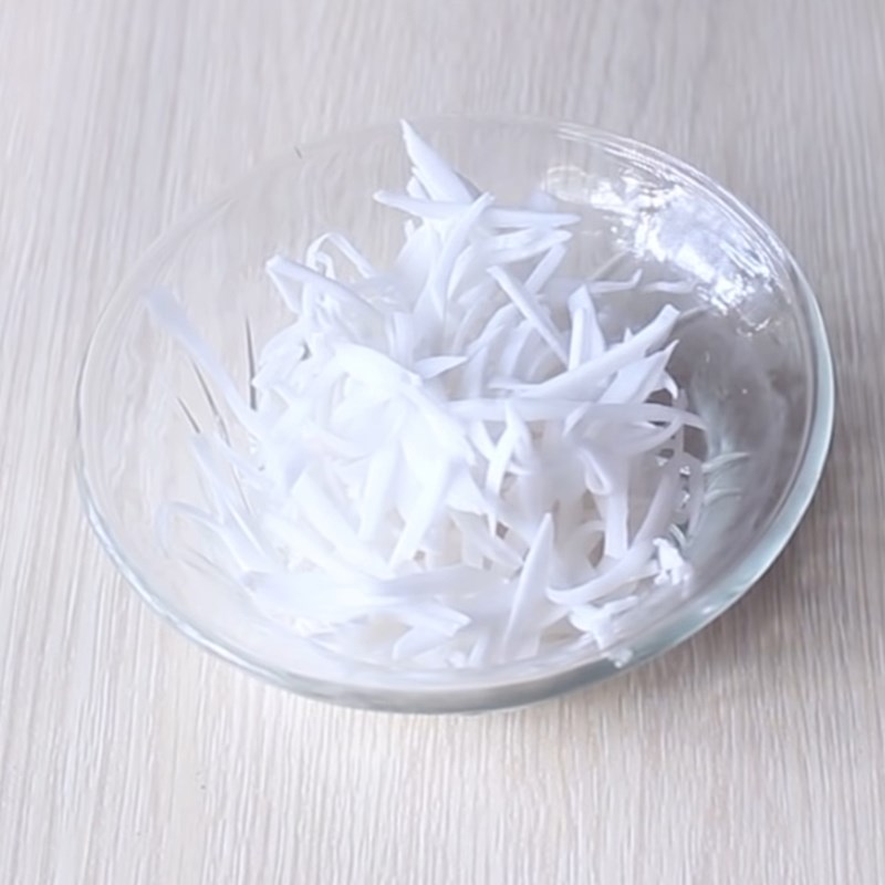 Bước 3 Luộc dừa Bánh xu xê truyền thống Huế