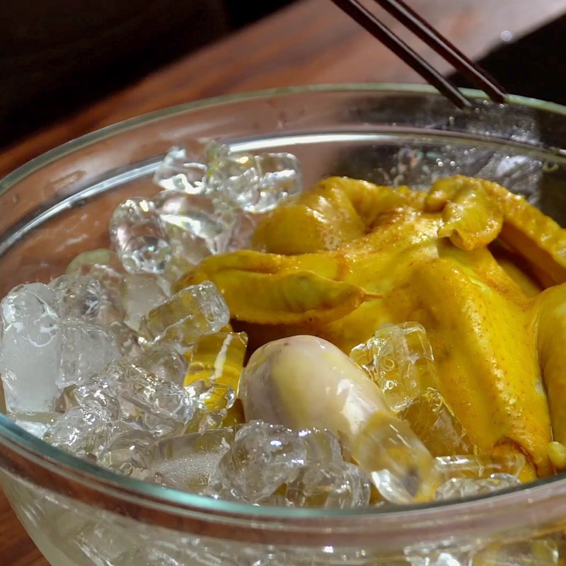 Bước 3 Luộc gà Cơm gà