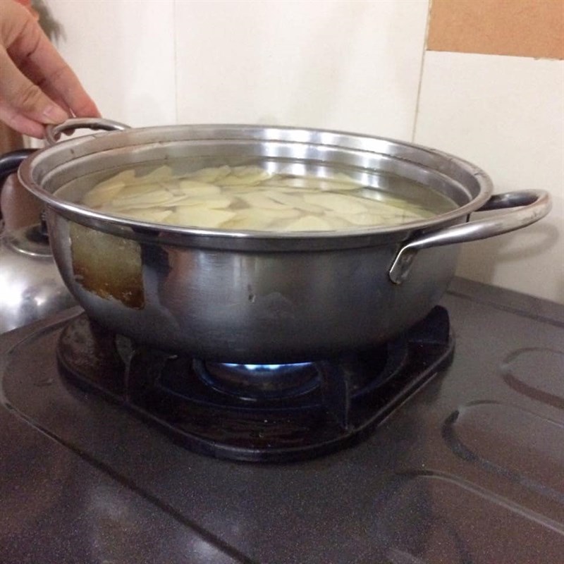 Bước 2 Luộc gừng Mứt gừng lát (công thức được chia sẻ từ người dùng)