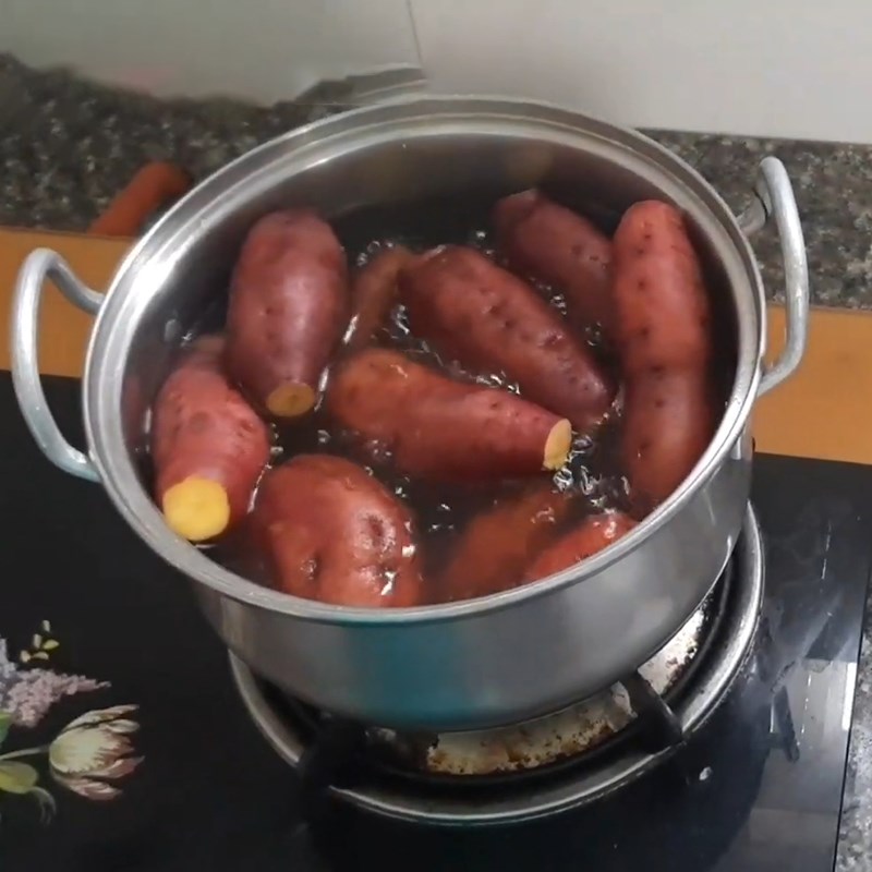 Bước 3 Luộc khoai lang Khoai lang luộc