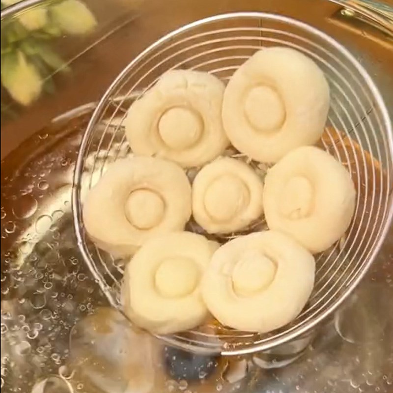 Bước 3 Luộc khoai tây Bánh khoai tây hình nấm