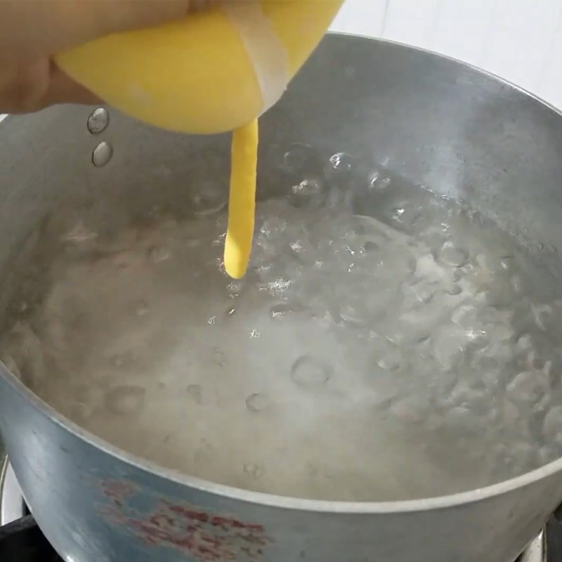 Bước 5 Luộc sợi bánh canh Bánh canh bí đỏ