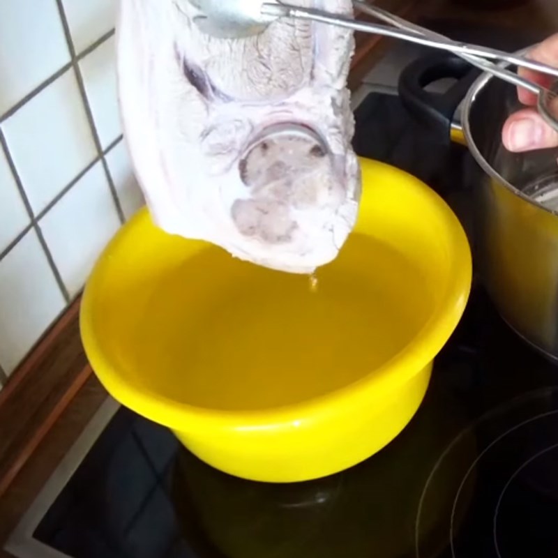 Bước 2 Luộc thịt heo Phở heo