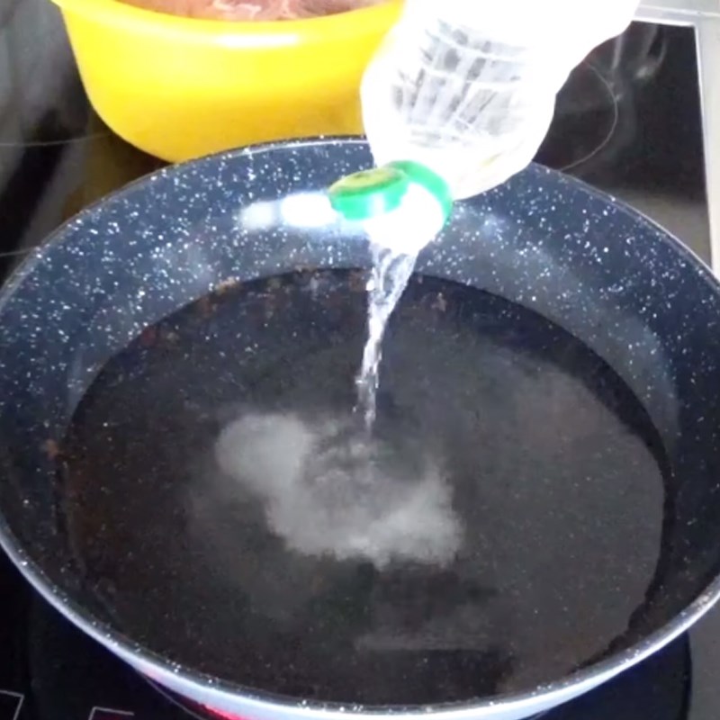Bước 2 Luộc thịt heo Phở heo