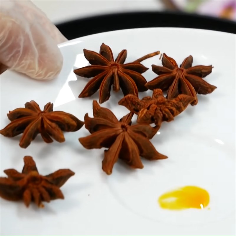 Bước 1 Sơ chế nguyên liệu Thịt bò kho ngũ vị