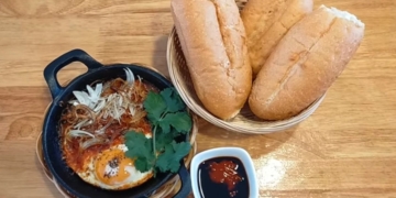 2 cách làm bánh mì cá mòi hộp cho bữa sáng ngon miệng, đơn giản dễ thực hiện 12 m1thum 1200x676 1