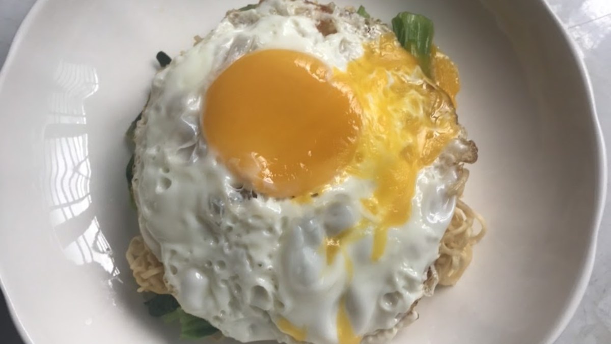 Mì xào rau cải