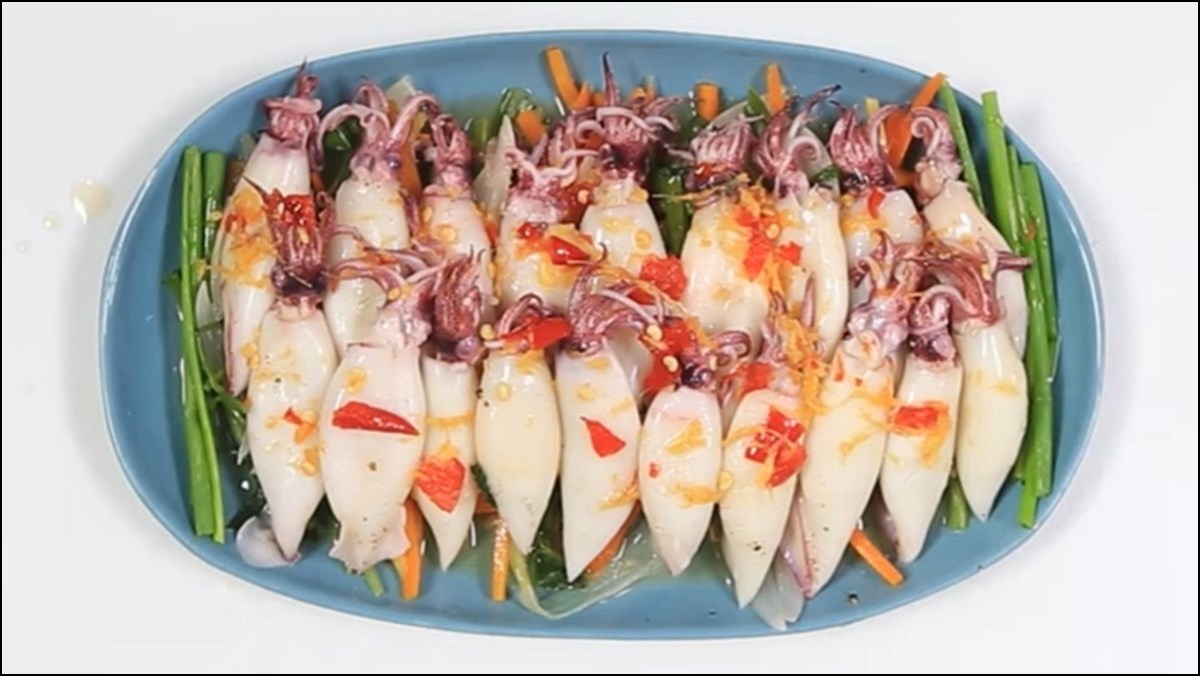 Mực trứng hấp hành gừng