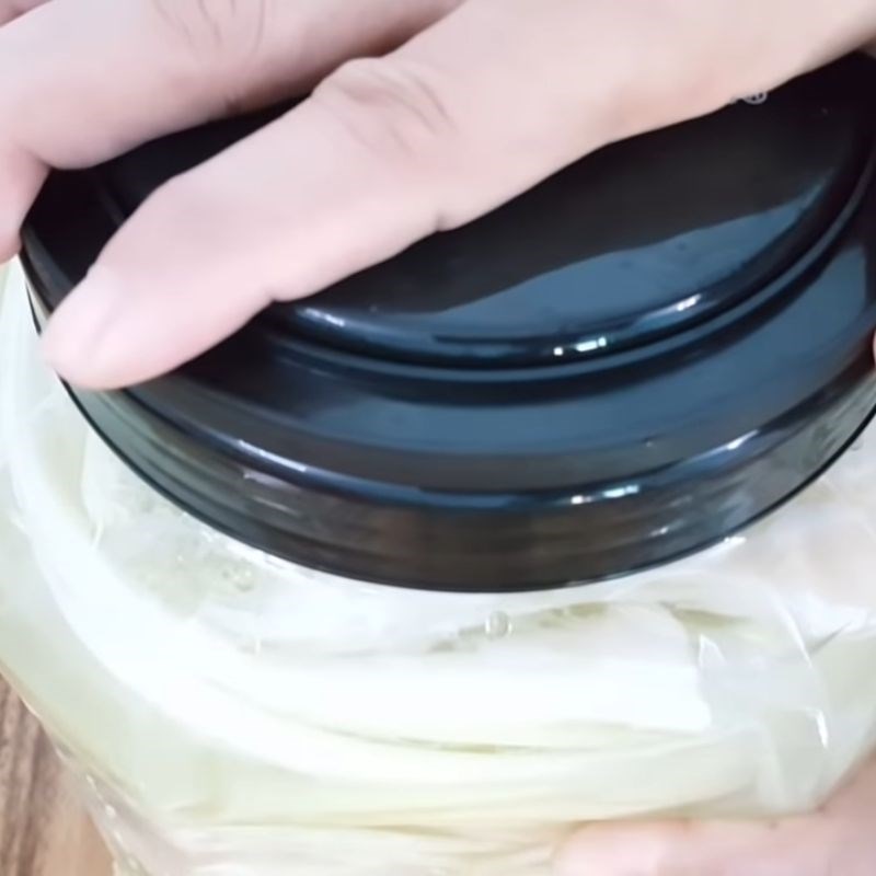 Bước 3 Muối bồn bồn Dưa bồn bồn