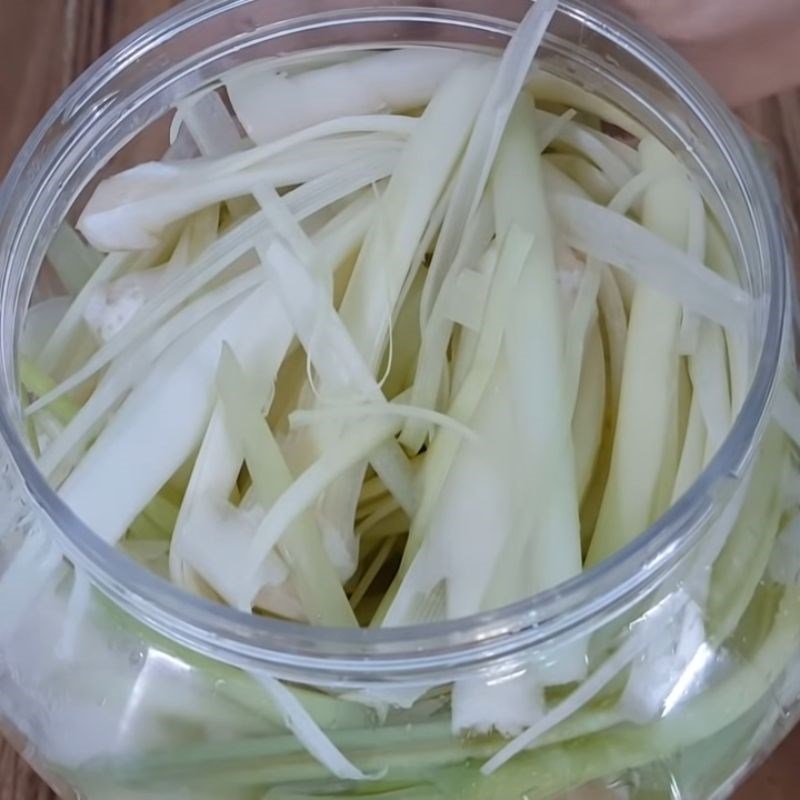 Bước 3 Muối bồn bồn Dưa bồn bồn