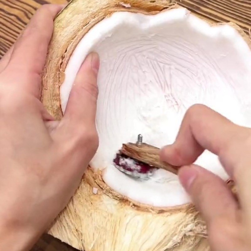 Bước 1 Nạo sợi dừa Bánh xu xê nhân khoai