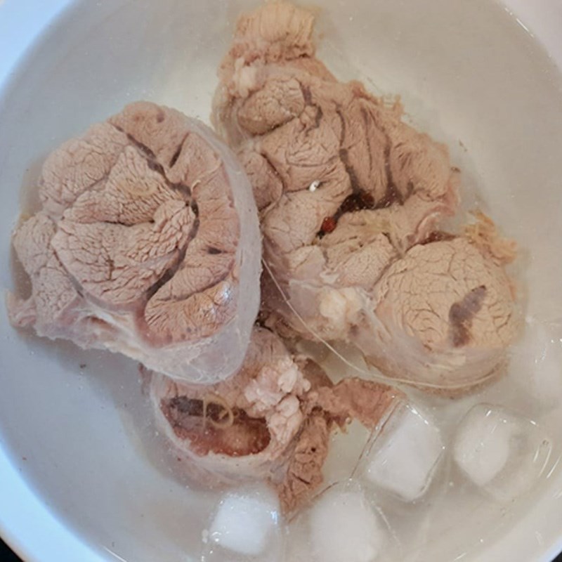 Bước 2 Nấu bắp bò Bắp bò ngâm mắm (công thức được chia sẻ từ người dùng)