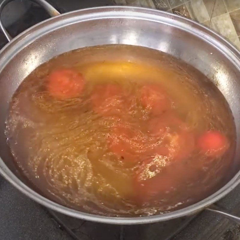 Bước 4 Nấu canh Cá chim nấu canh chua với mẻ