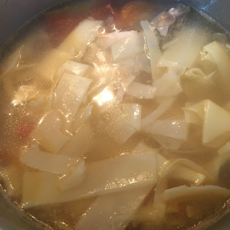Bước 3 Nấu canh Canh chua cá bạc má măng chua