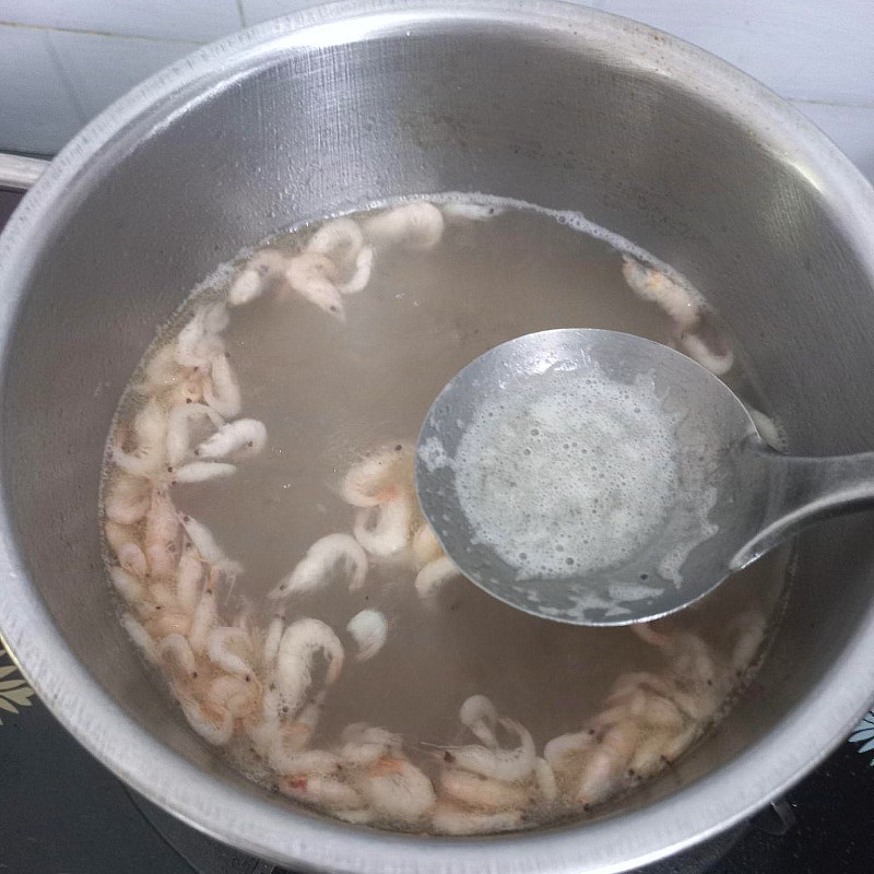 Bước 3 Nấu canh Canh bầu nấu tép tươi