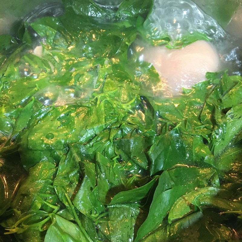 Bước 3 Nấu canh Canh giò heo rau ngót