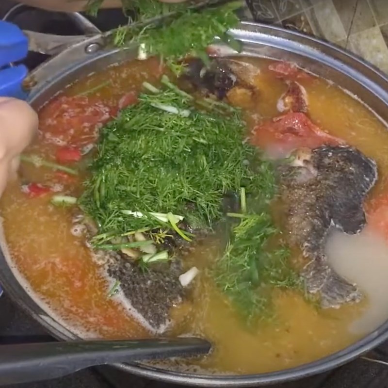 Bước 4 Nấu canh Cá chim nấu canh chua với mẻ