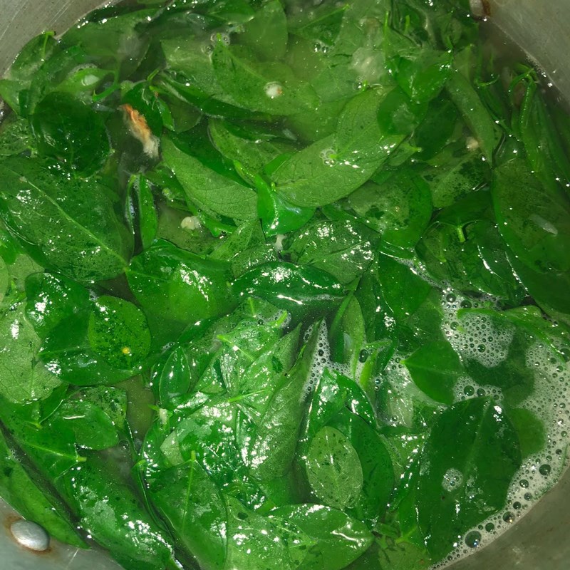 Bước 3 Nấu canh Canh rau ngót nấu tôm khô