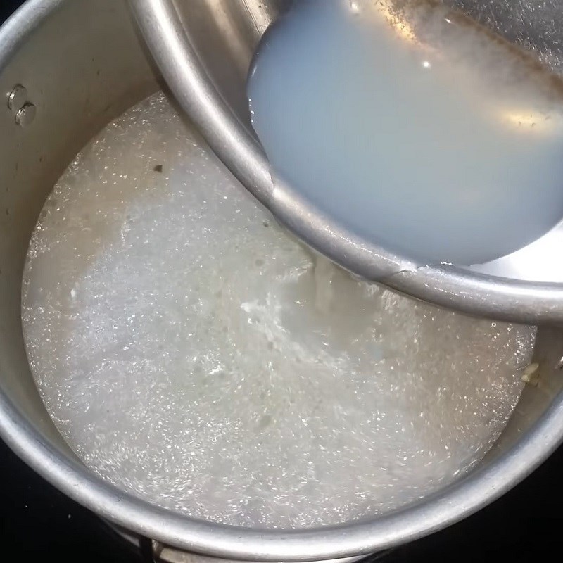 Bước 3 Nấu canh Canh nghêu nấu mướp