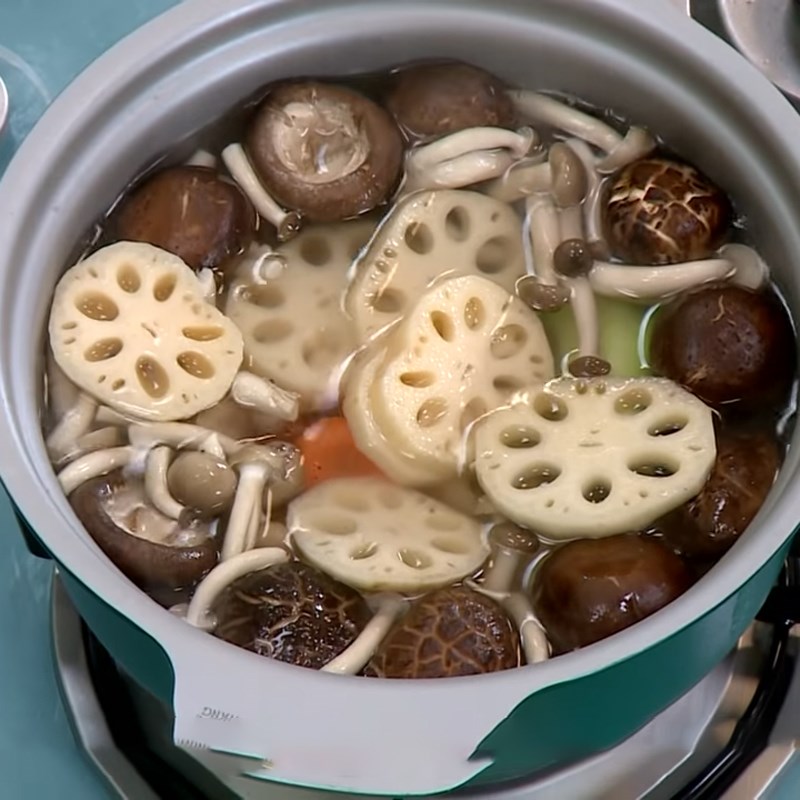 Bước 3 Nấu canh Canh củ sen nấm